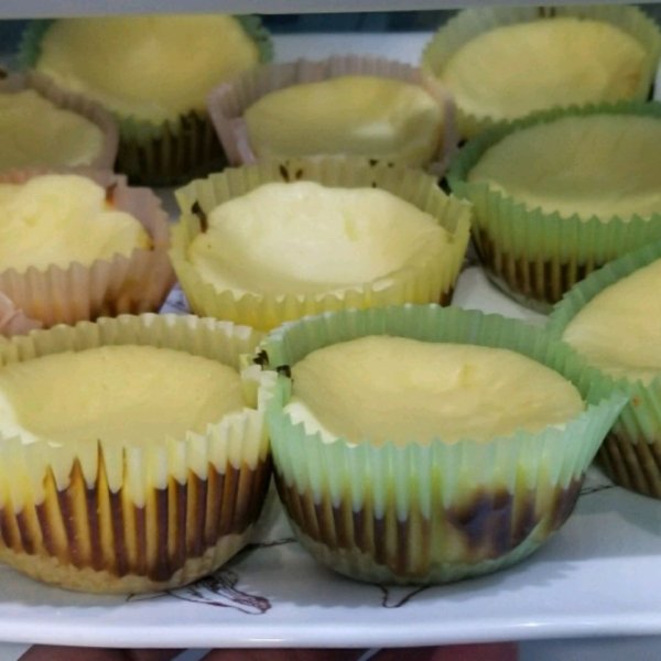 Keto Cheesecake Cupcakes