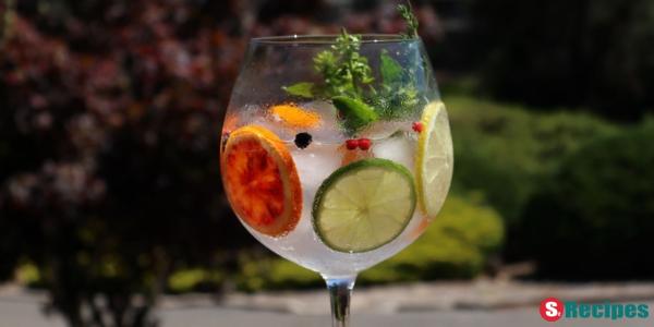 Spanish Gin and Tonic (Gin Tonica)