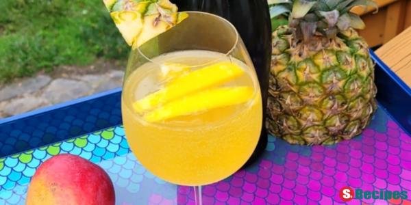 Sparkling Mango Pineapple Sangria